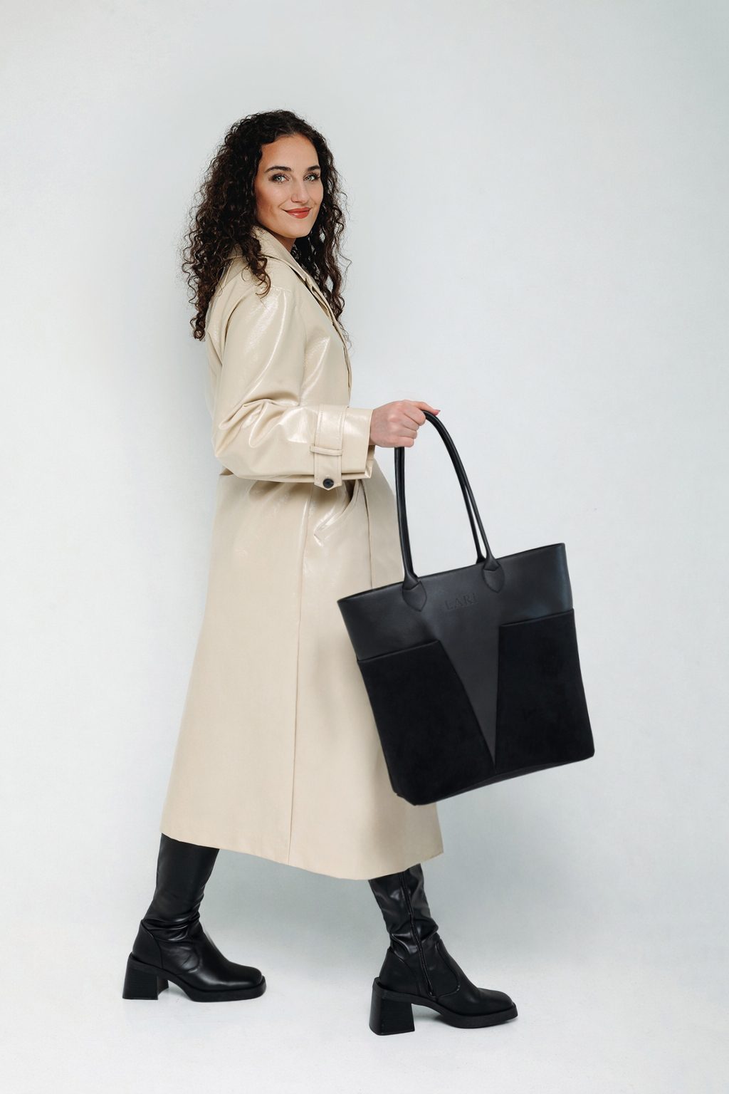 Rankinė „Elegancijos ikona“ su papuošimu Rankinė „Elegancijos ikona“ su papuošimu - Image 9