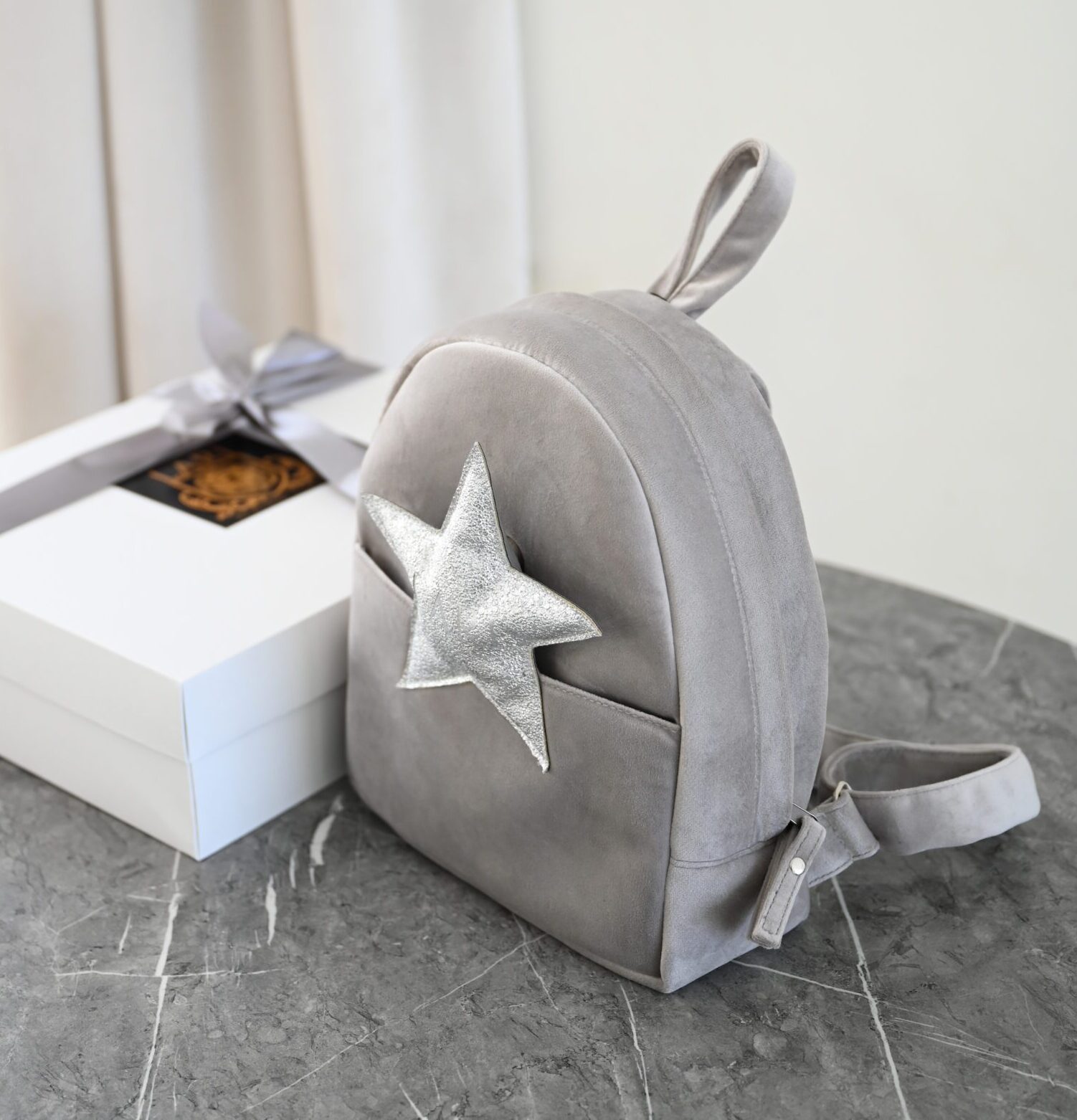 Vaikiška kuprinė „Perlų žvaigždutė“ Vaikiška kuprinė „Perlų žvaigždutė“