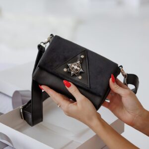 Rankinė „Laimės istorija“