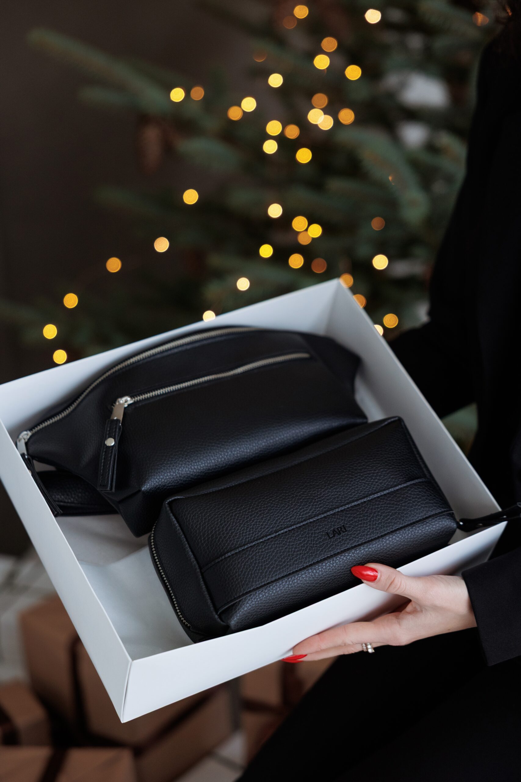 Vyriškas rinkinys (rankinė ir kosmetinė) Vyriškas rinkinys (rankinė ir kosmetinė)