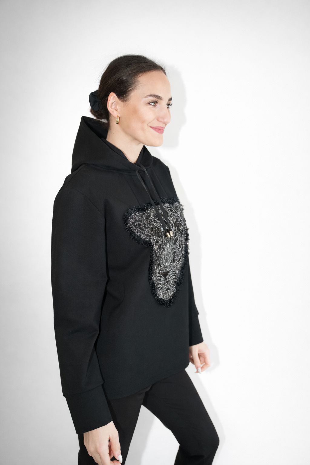 Juodas džemperis „Talismanas“ Juodas džemperis „Talismanas“ - Image 6