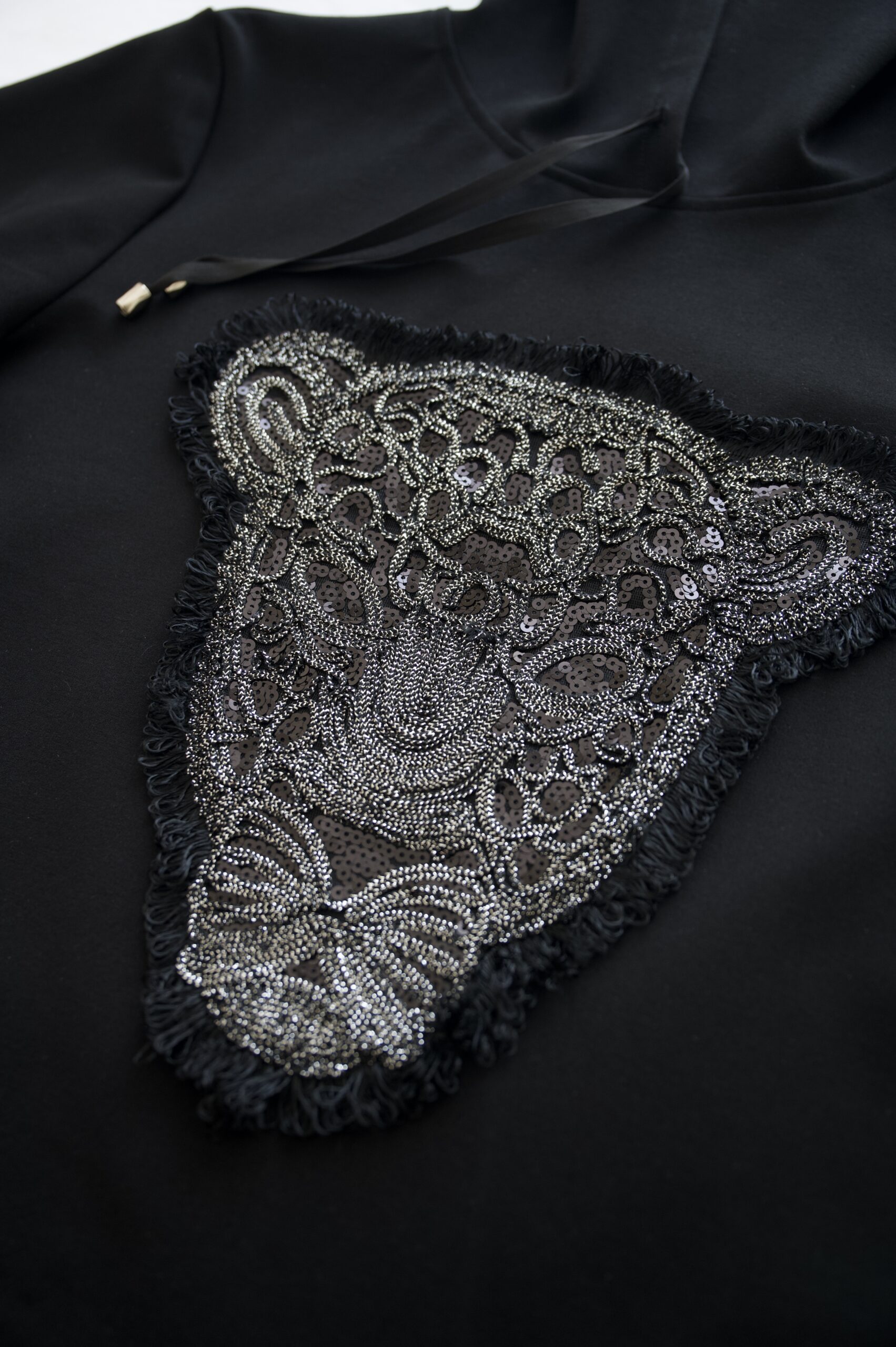 Juodas džemperis „Talismanas“ Juodas džemperis „Talismanas“ - Image 3