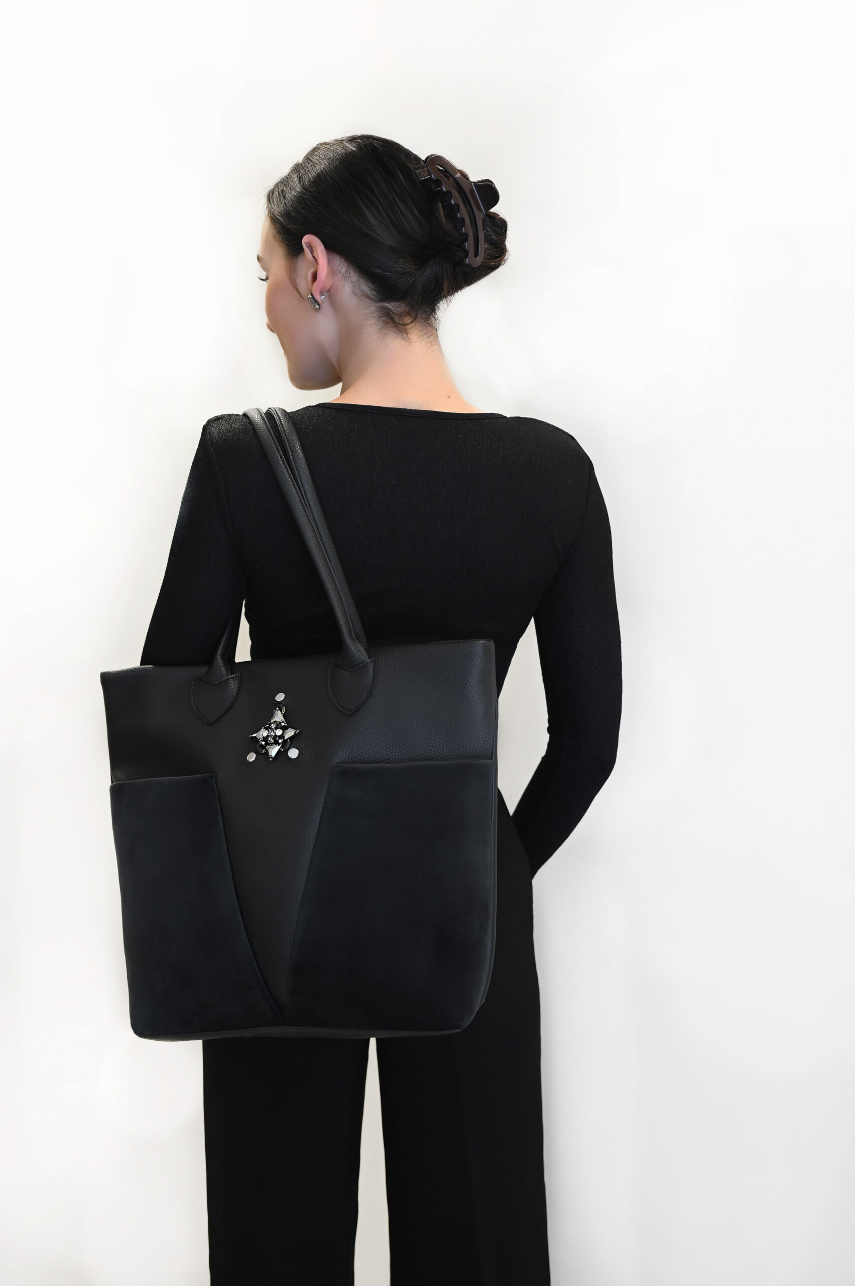 Rankinė „Elegancijos ikona“ su papuošimu Rankinė „Elegancijos ikona“ su papuošimu - Image 8